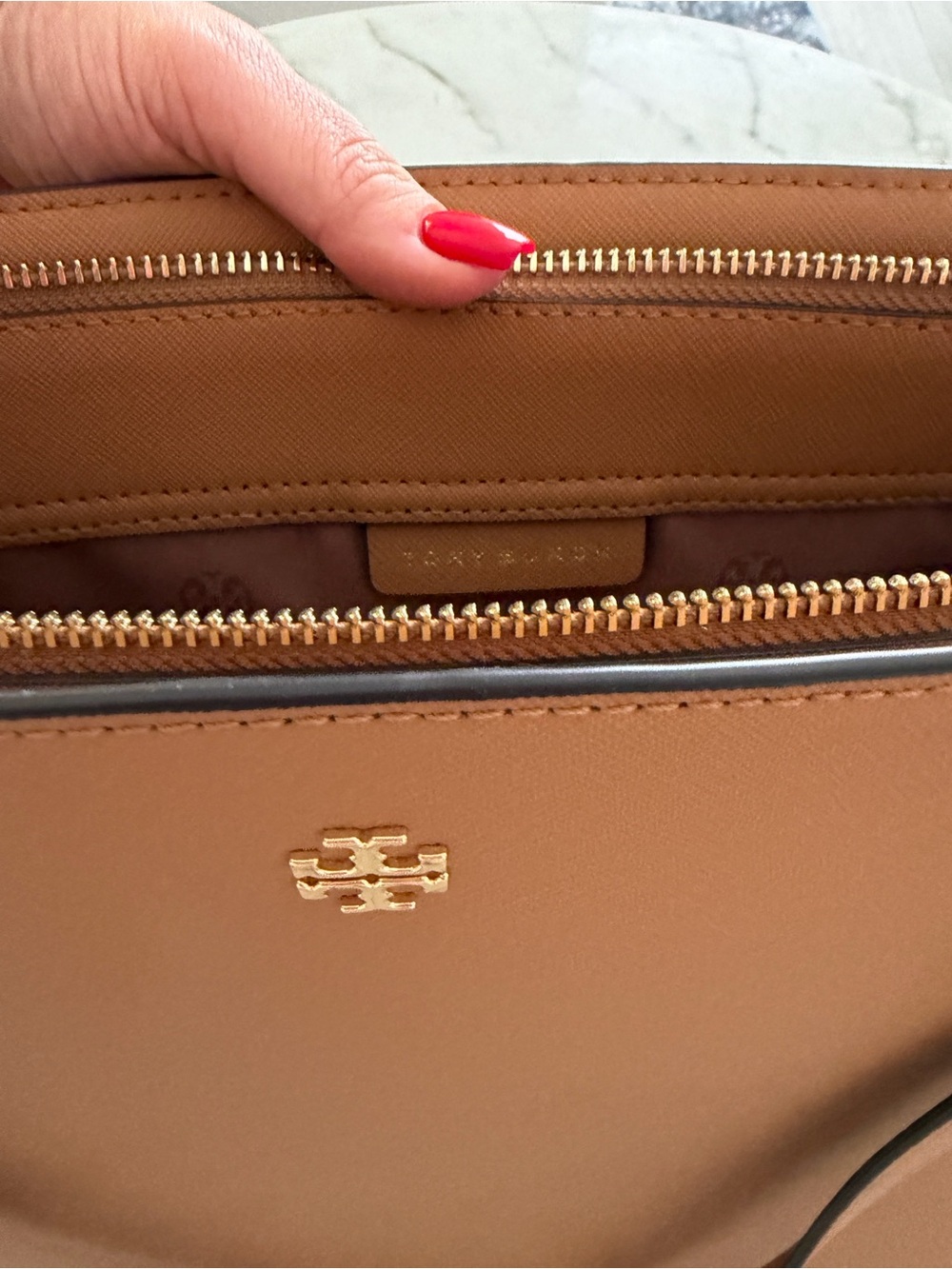 Tory Burch Large Saffiano Leather Tan Tote with laptop compartment - Picture 5 of 6